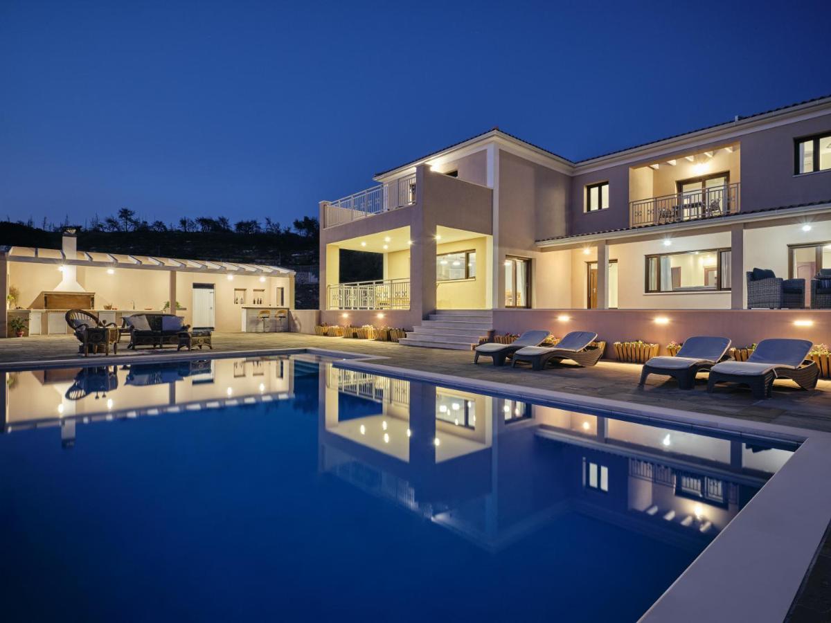 Karousa Villa Anafonítria Esterno foto