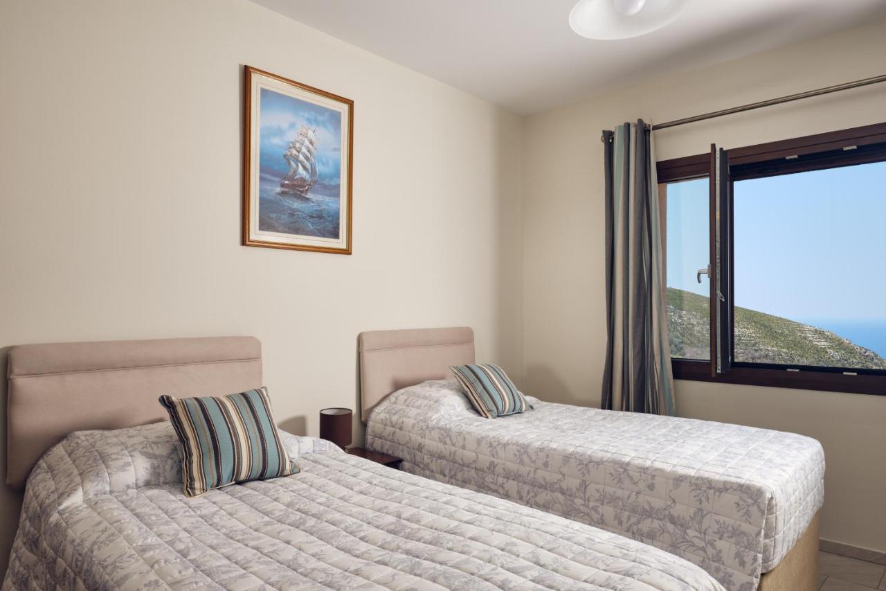Karousa Villa Anafonítria Esterno foto